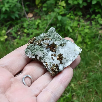 Quartz, Chlorite, Calcite et Pyrite bruts 43g (MB478)