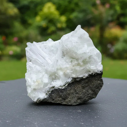 Scolécite, Apophyllite et Basalte brute 251g (MB227)