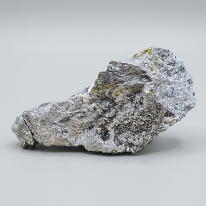 Skuttérudite, Calcite et Chalcopyrite brute 125g (MB189-2)
