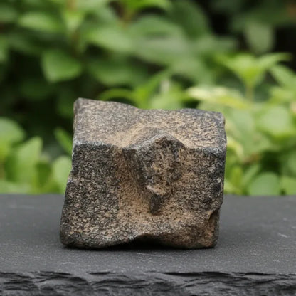 Staurolite ou Staurotide brute 34g (MB497-3)