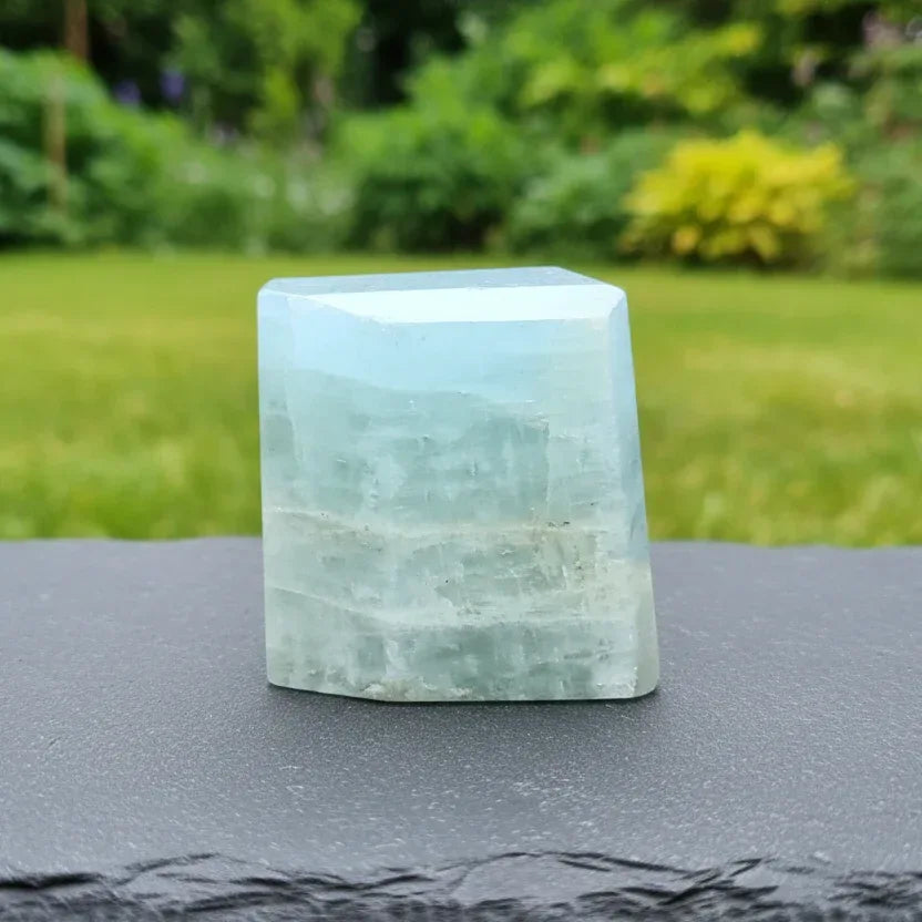 Aigue Marine polie suivant sa forme naturelle 18g (LAP10)