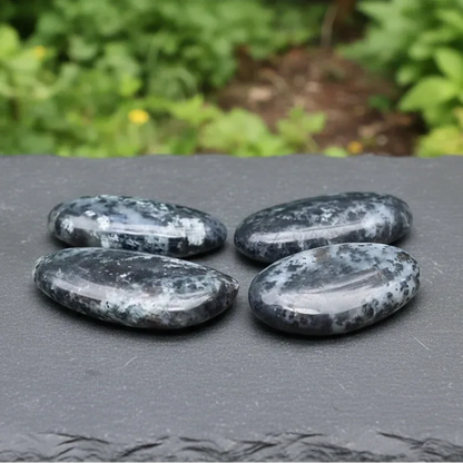 Astrophyllite - Pierre roulée (PRGFL740)