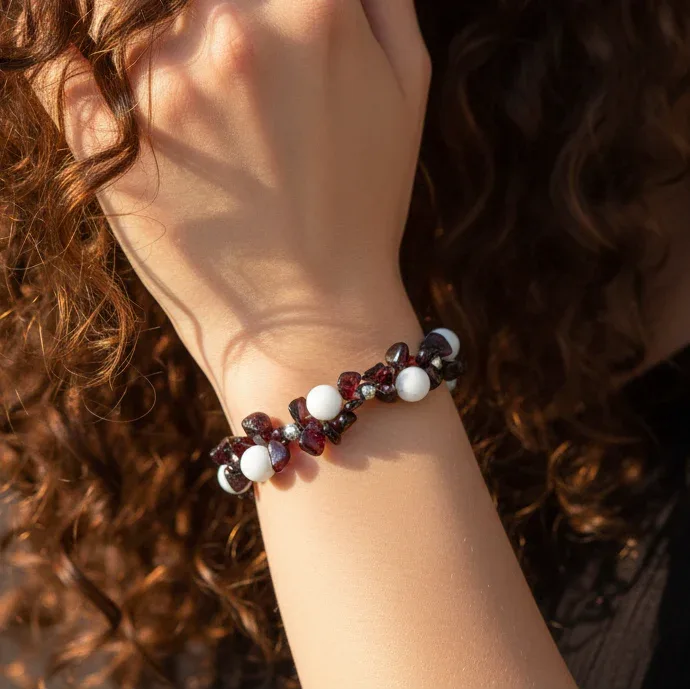 Bracelet tissé en Howlite et Grenat