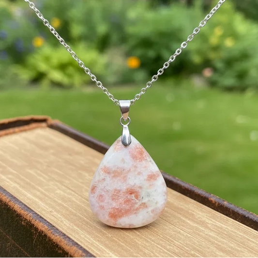 Pendentif en Pierre de Soleil (PE1016)