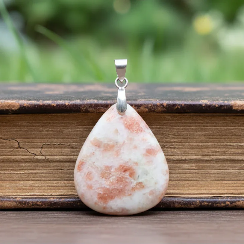 Pendentif en Pierre de Soleil (PE1016)