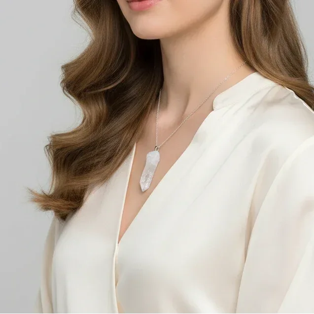 Pendentif en pointe brute de Cristal de Roche (PE2070)