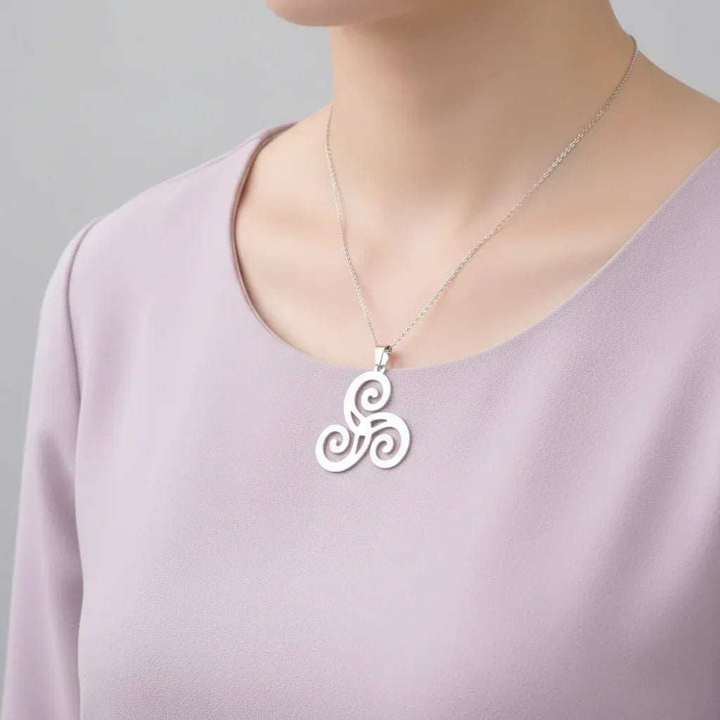 Pendentif Triskèle en acier inoxydable - ENAE Minéraux
