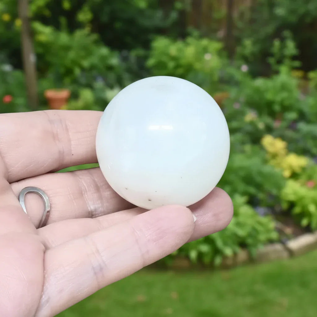 Sphère en Quartz blanc 90g (PRGFL750) - ENAE Minéraux