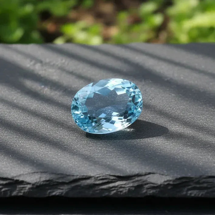 Topaze bleue gemme facettée (PGF744)