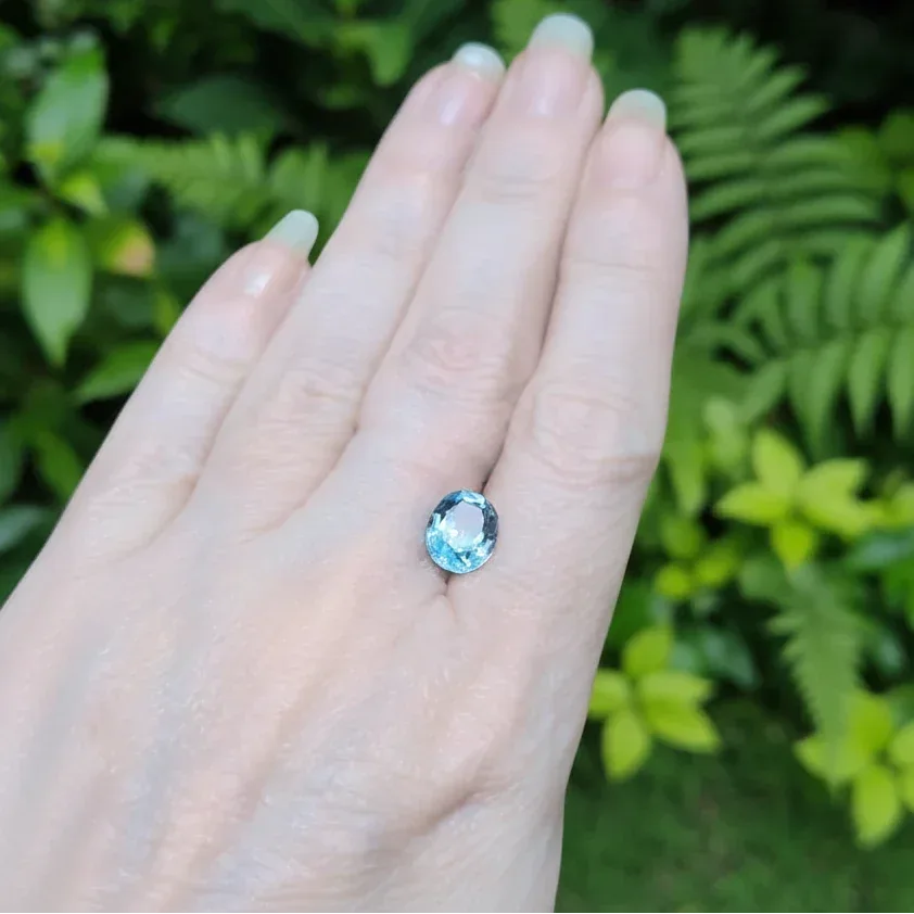 Topaze bleue gemme facettée (PGF744)